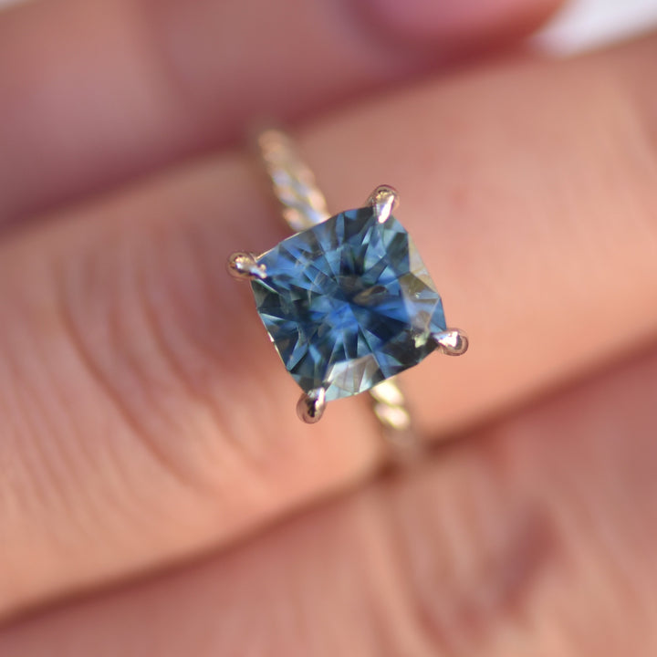 3 ct Montana Teal Sapphire Solitaire Engagement Ring 14K Gold