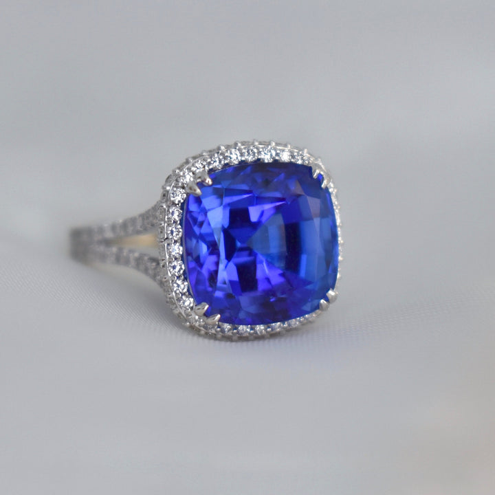 14 ct Tanzanite and Diamond Ring in 14K White Gold, Tanzanite Engagement Ring
