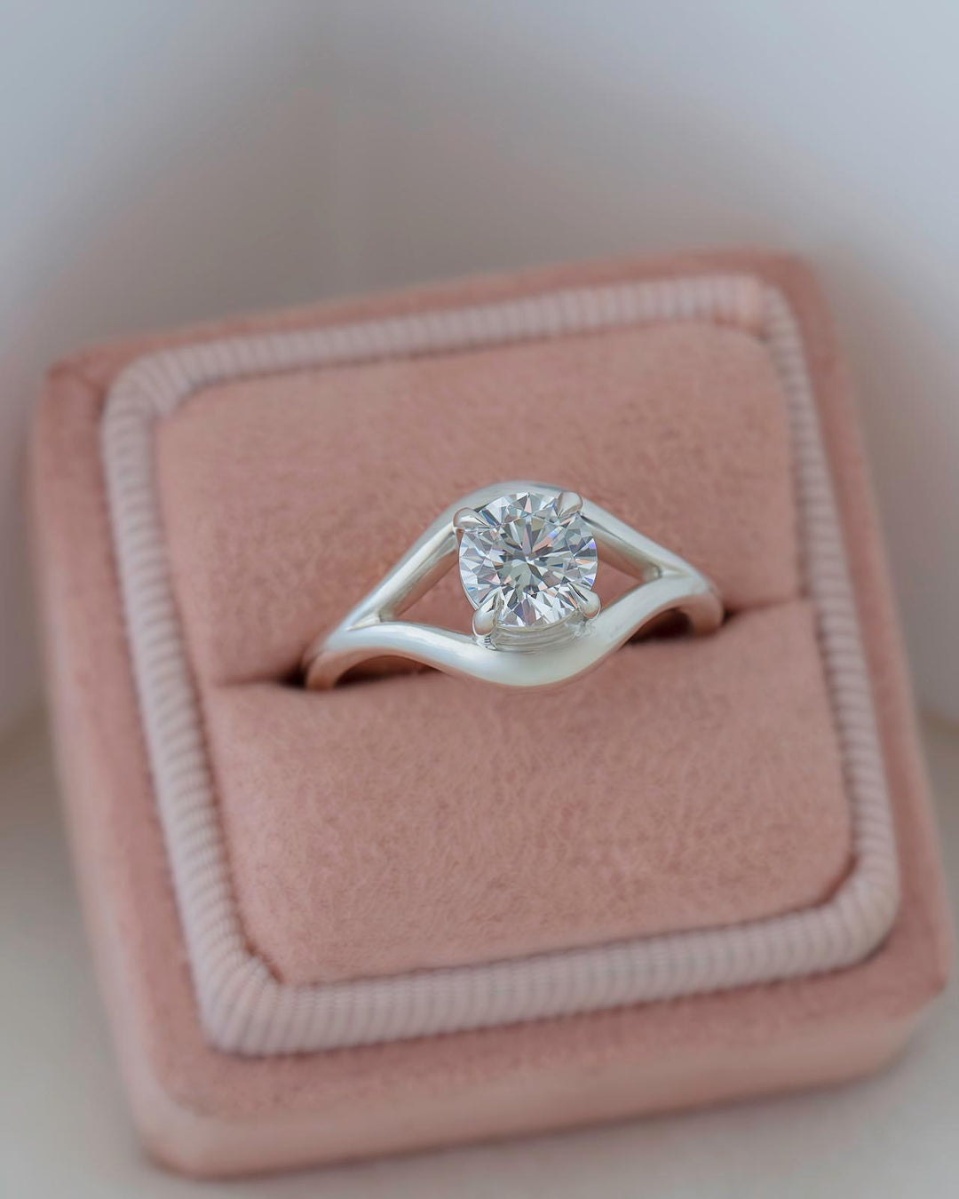 Lab Grown Round Diamond Solitaire Engagement Ring – Vintage Inspired 14K Gold Ring