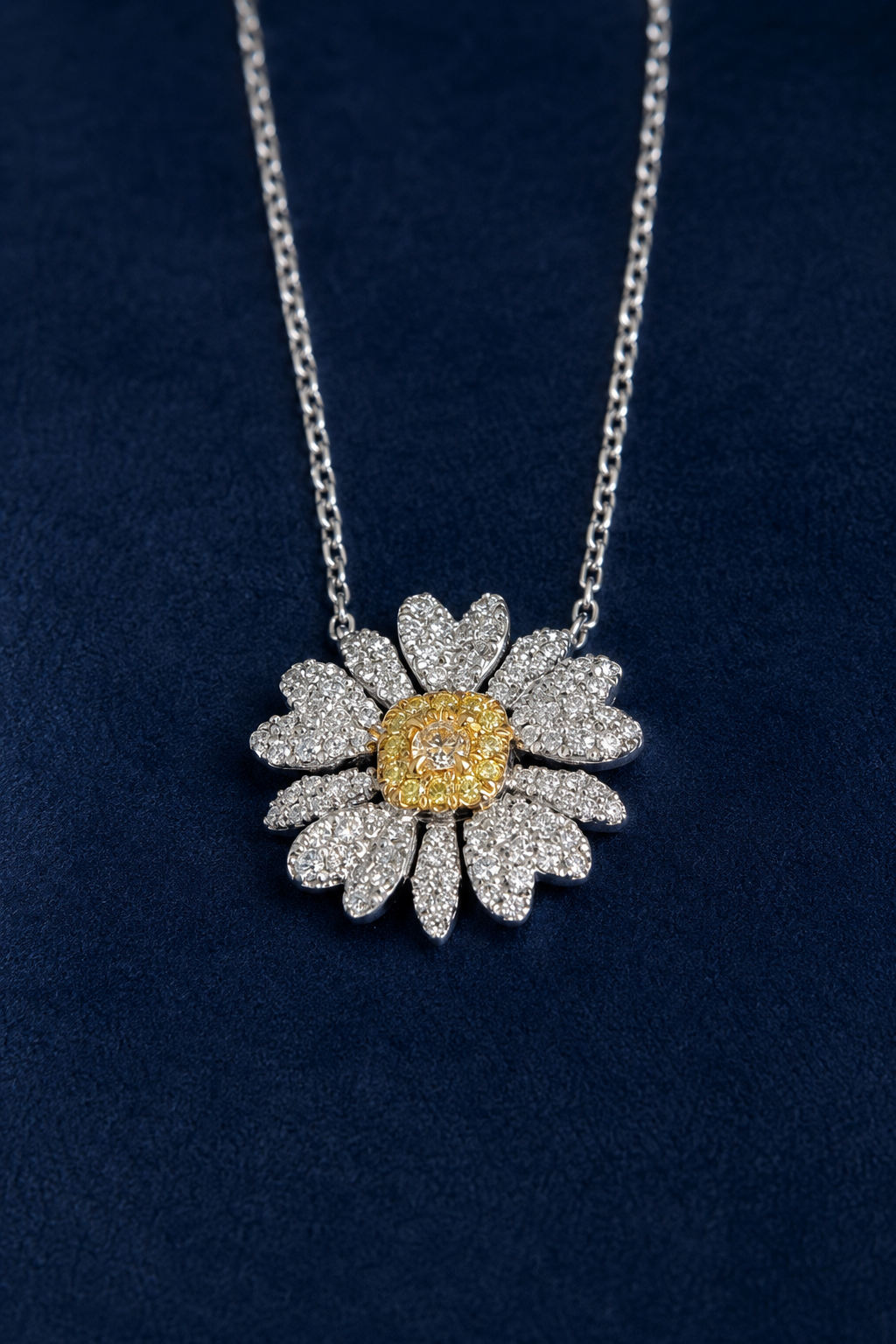 18K Gold Diamond Daisy Necklace,Daisy Flower Charm Pendant Necklace