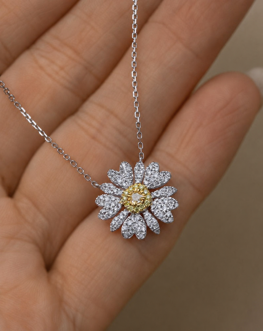 18K Gold Diamond Daisy Necklace,Daisy Flower Charm Pendant Necklace