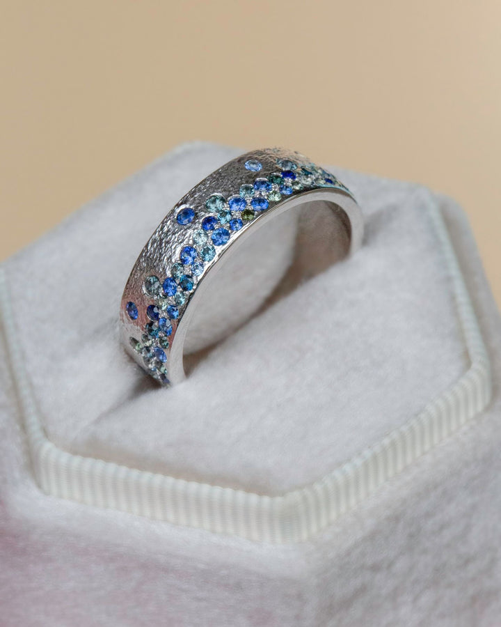 Hammered Mens Wedding Band with Teal and Blue Sapphires 14K Gold,  Unisex Ring