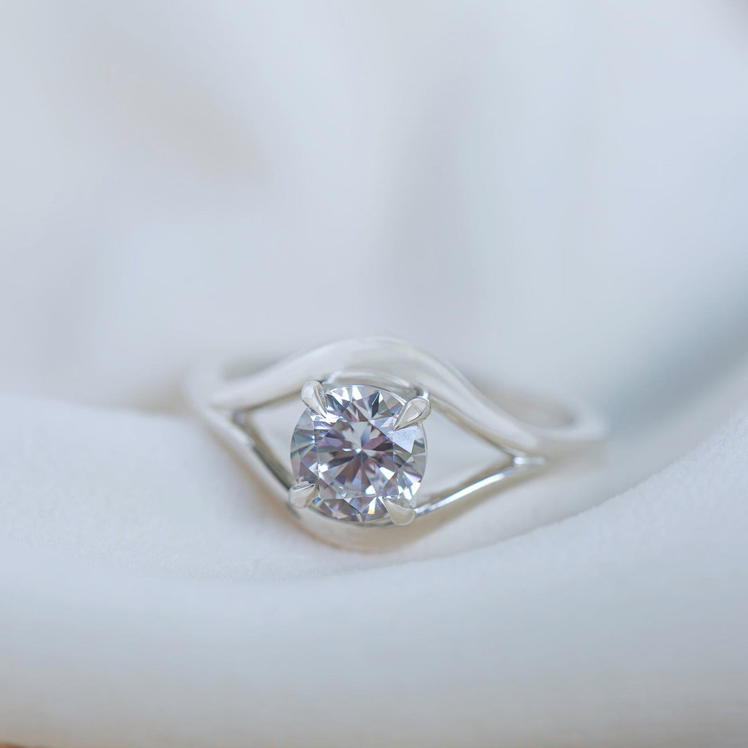 Lab Grown Round Diamond Solitaire Engagement Ring – Vintage Inspired 14K Gold Ring