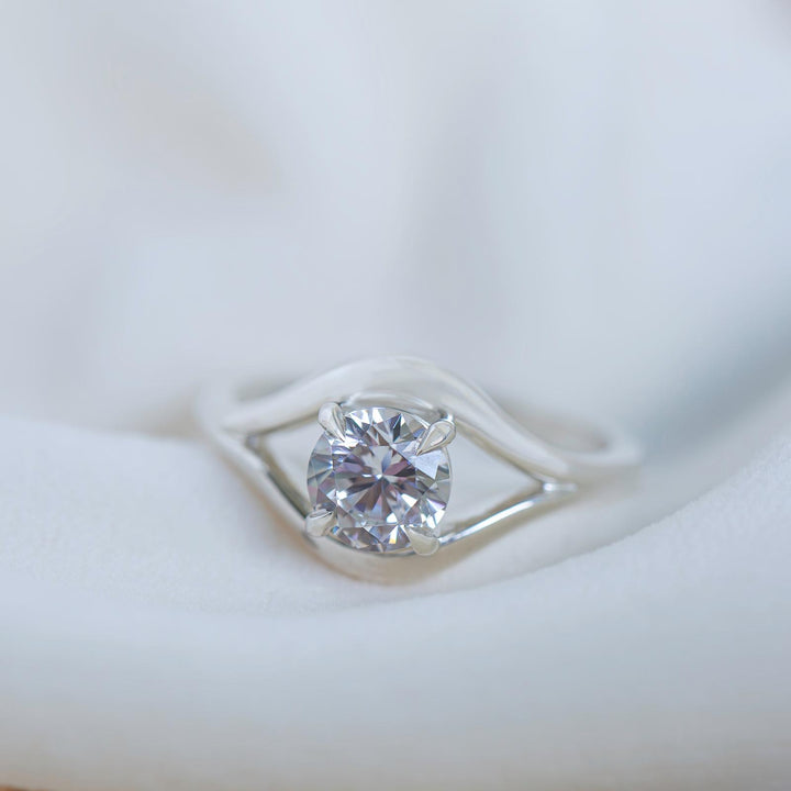 Lab Grown Round Diamond Solitaire Engagement Ring – Vintage Inspired 14K Gold Ring