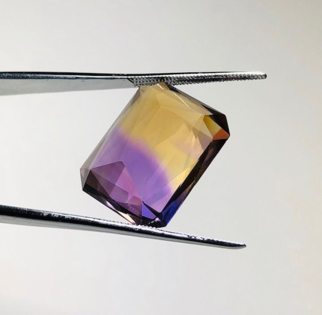 Natural Ametrine, 21.97 Gemstone