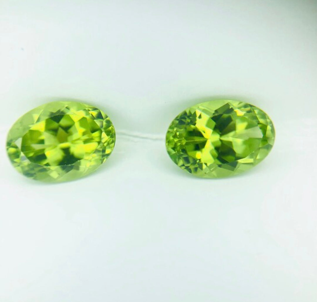 Natural Peridot 2,76ct, Matched Pair for Earrings