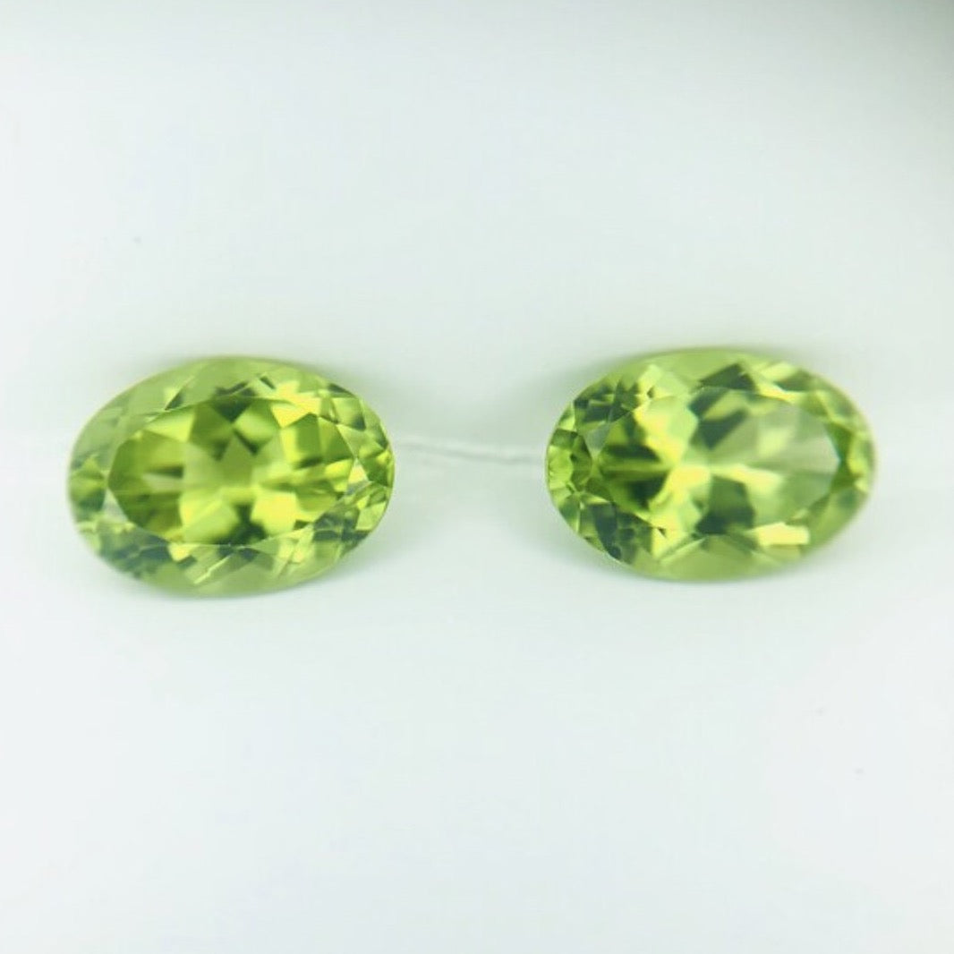 Natural Peridot 2,76ct, Matched Pair for Earrings