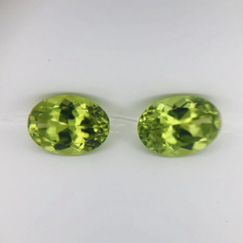 Natural Peridot 2,76ct, Matched Pair for Earrings