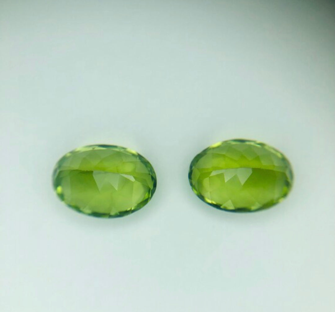 Natural Peridot 2,76ct, Matched Pair for Earrings