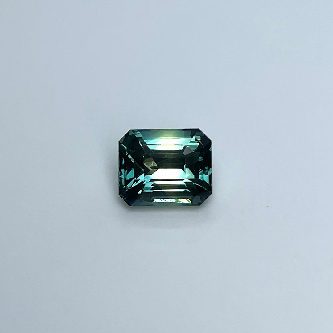 2.05 ct Parti Sapphire, 6.00 x 7.30 x 4.50