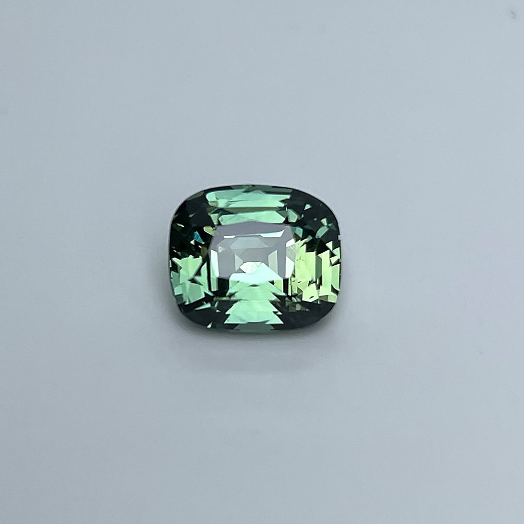 2.61 ct Parti Color Sapphire 6.80x8.00x5.00