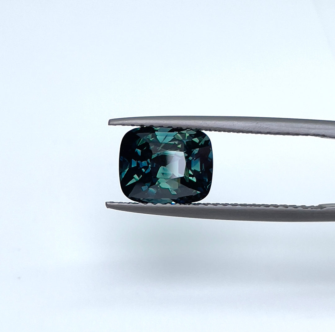 3.50 ct Green Blue Teal Sapphire 7.20x8.60x6.30