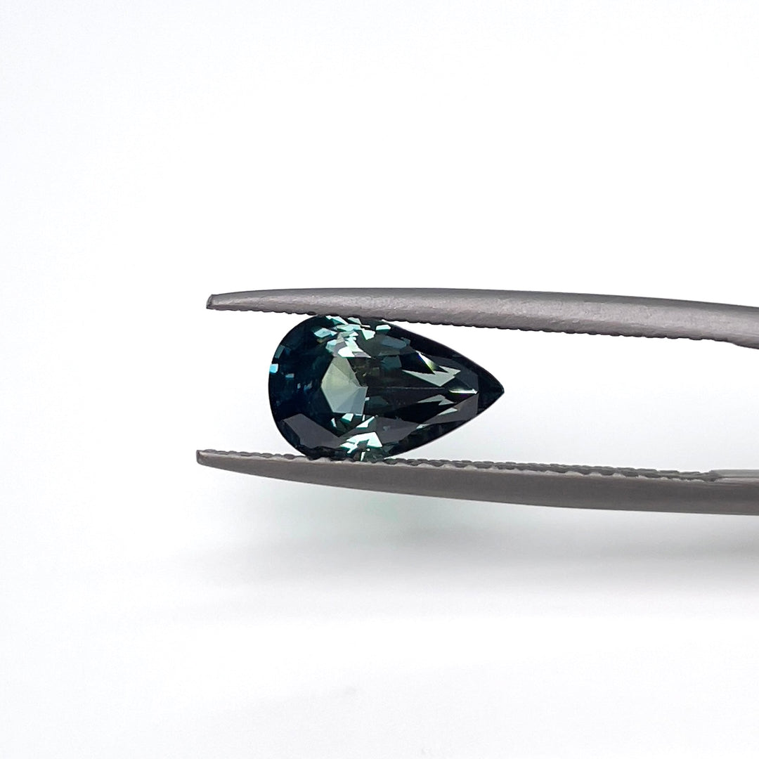 1.58 ct Teal Sapphire 5.80 x 9.00 x 4.20 mm