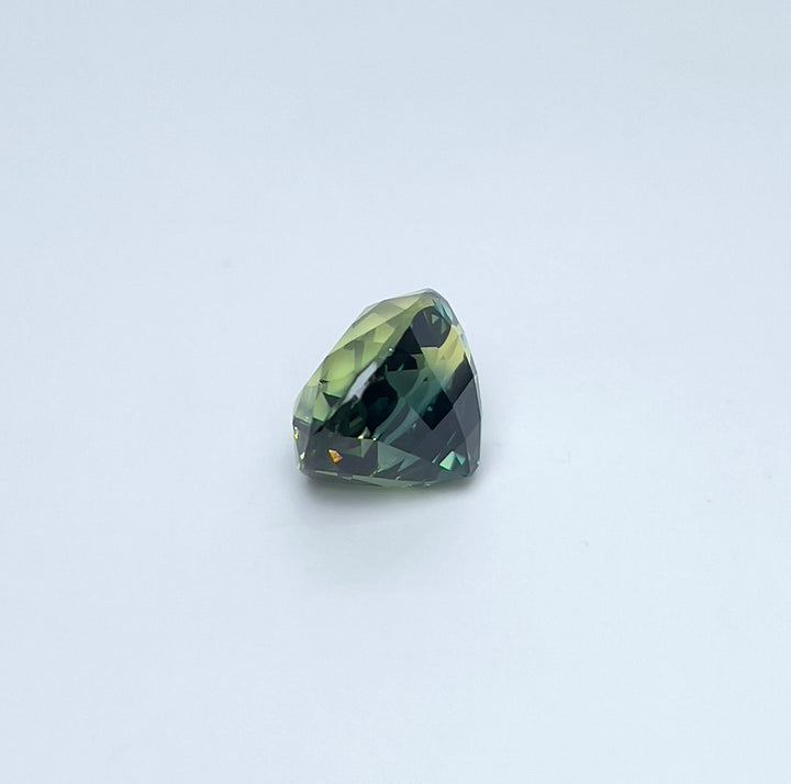 4.70 ct Parti Color Sapphire 7.90x10.00x7.20