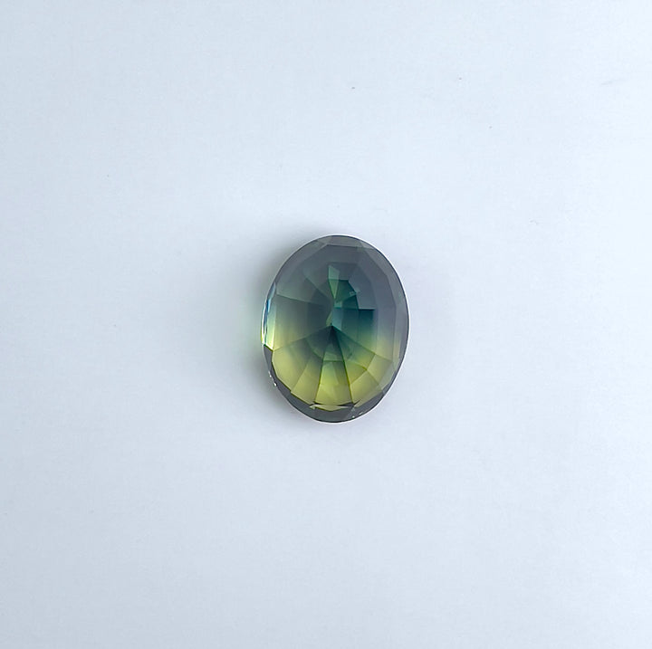 4.70 ct Parti Color Sapphire 7.90x10.00x7.20