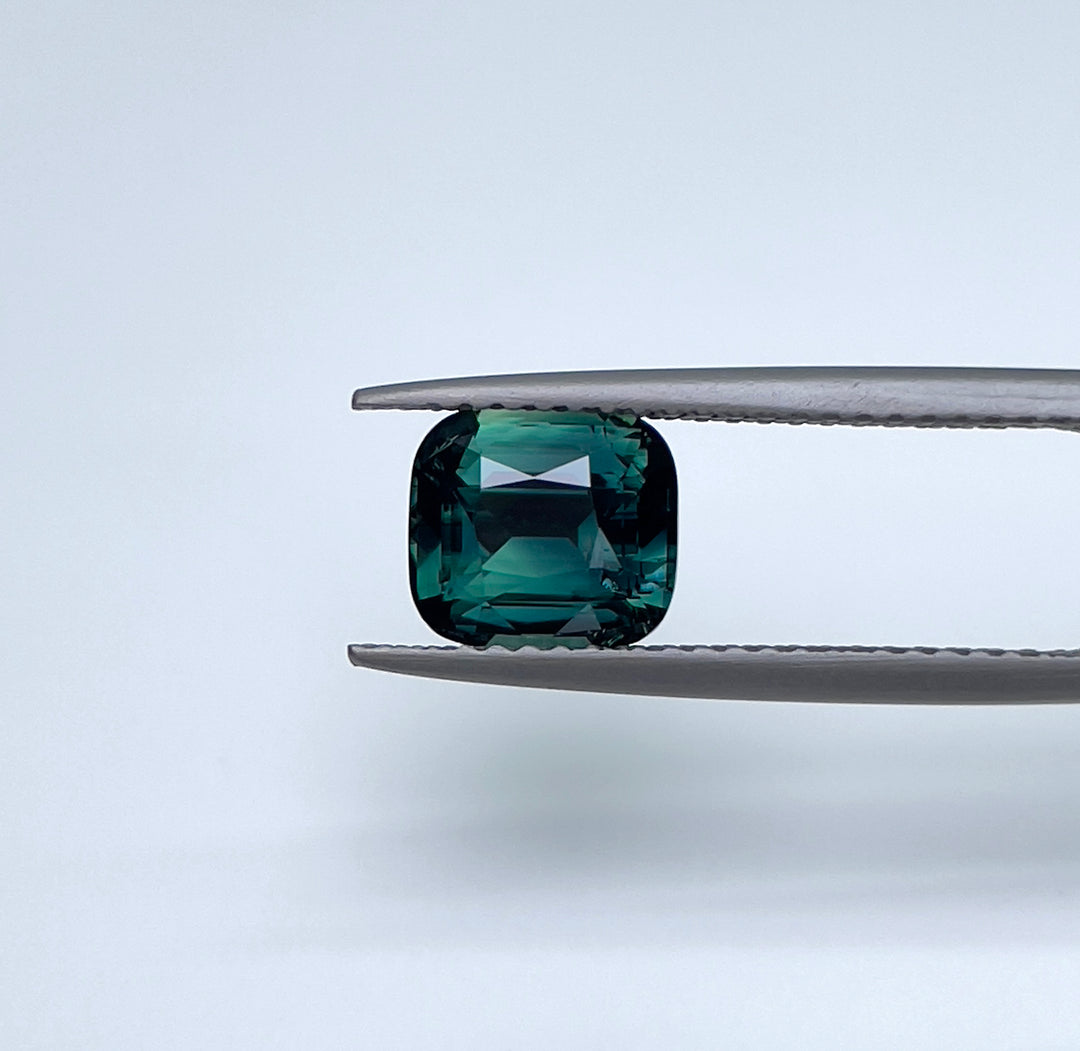 2.08 ct Blue Green Teal Sapphire 6.70x7.40x4.50