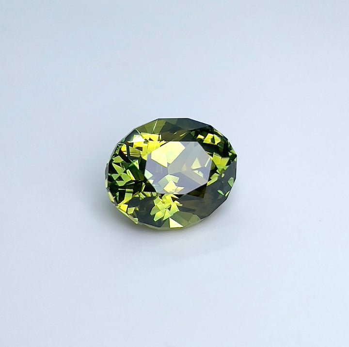 4.63 ct Yellow Green Party Sapphire 8.30x10.10x6.60