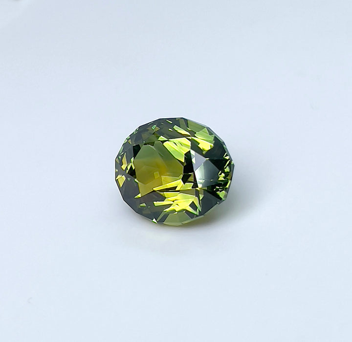 4.63 ct Yellow Green Party Sapphire 8.30x10.10x6.60