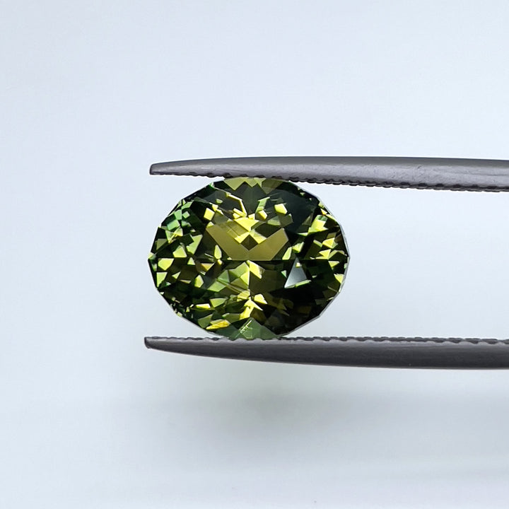 4.63 ct Yellow Green Party Sapphire 8.30x10.10x6.60