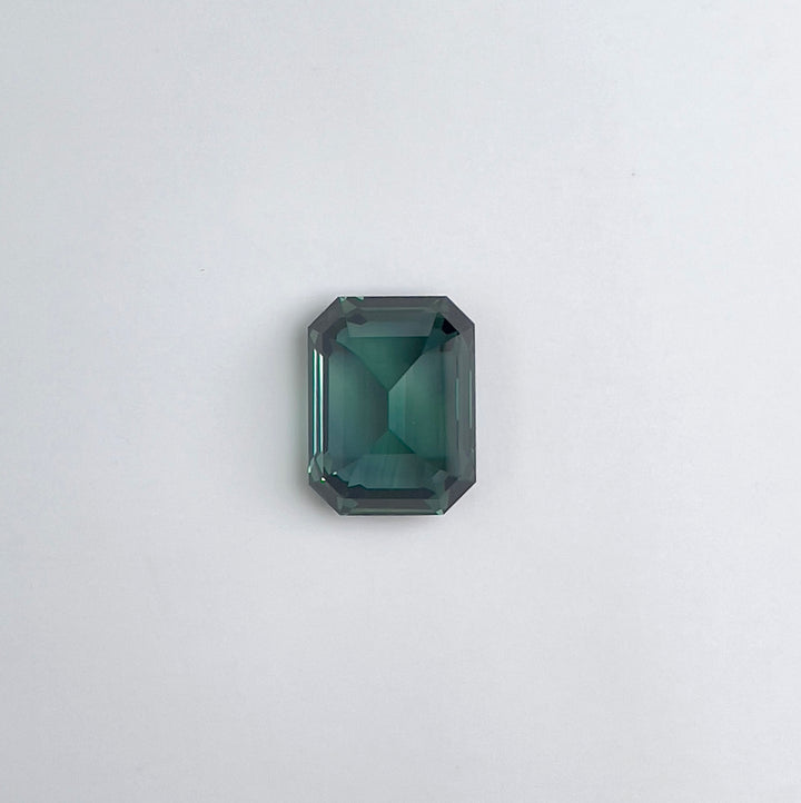 3.23 ct Green Blue Teal Sapphire 6.90x9.00x5.30