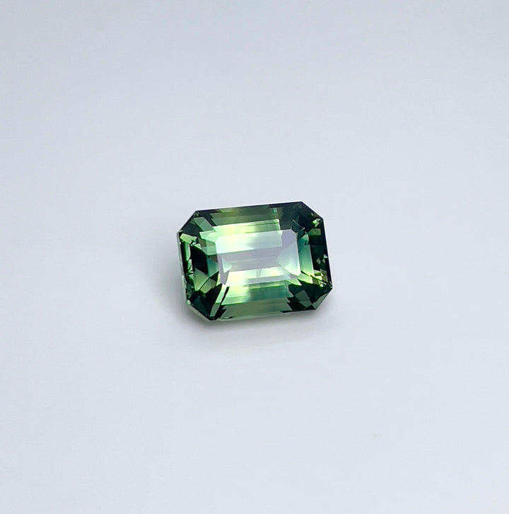 3.10 ct Parti Color Sapphire 6.70x8.80x5.10