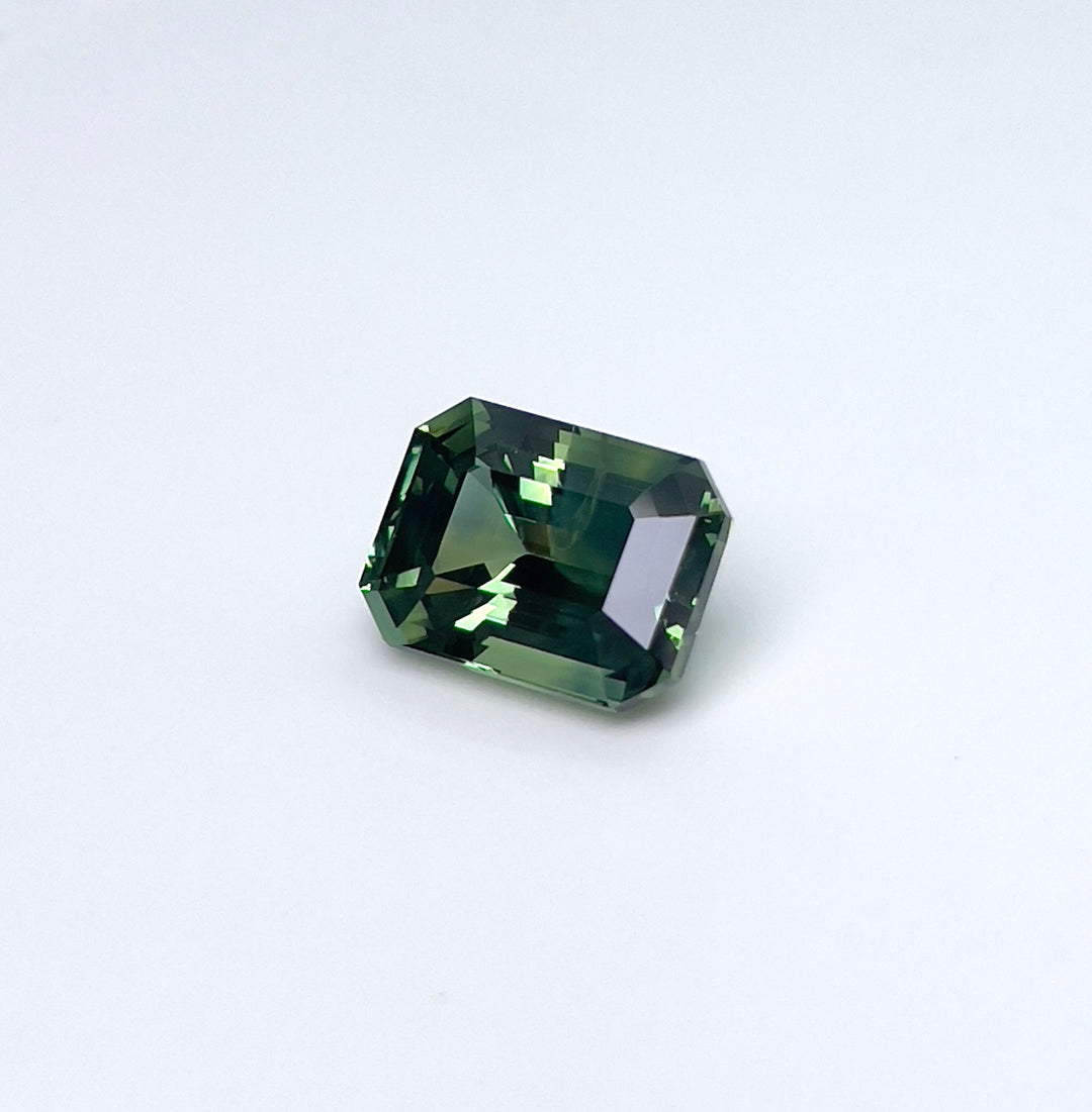 3.10 ct Parti Color Sapphire 6.70x8.80x5.10