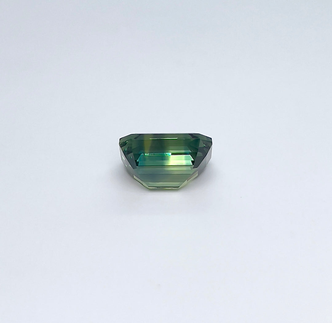 3.10 ct Parti Color Sapphire 6.70x8.80x5.10