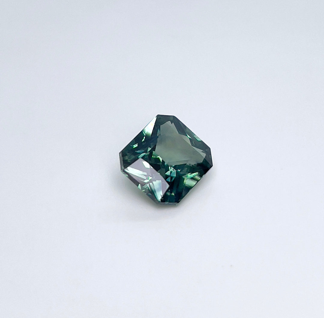2.56 ct Blue Green Teal Sapphire 7.00x8.00x4.50
