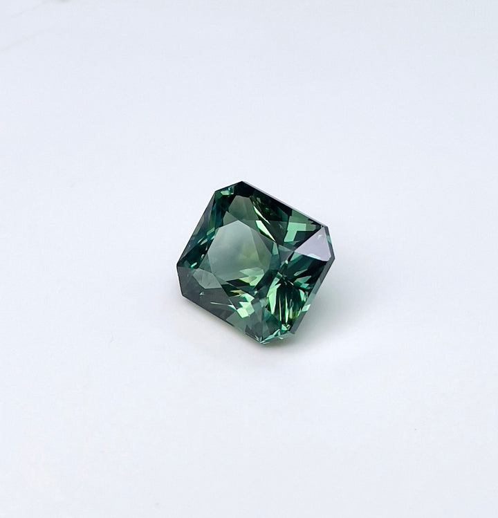 3.70 ct Parti Color Teal Sapphire 7.60x8.70x6.00