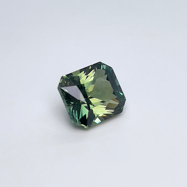 3.70 ct Parti Color Teal Sapphire 7.60x8.70x6.00