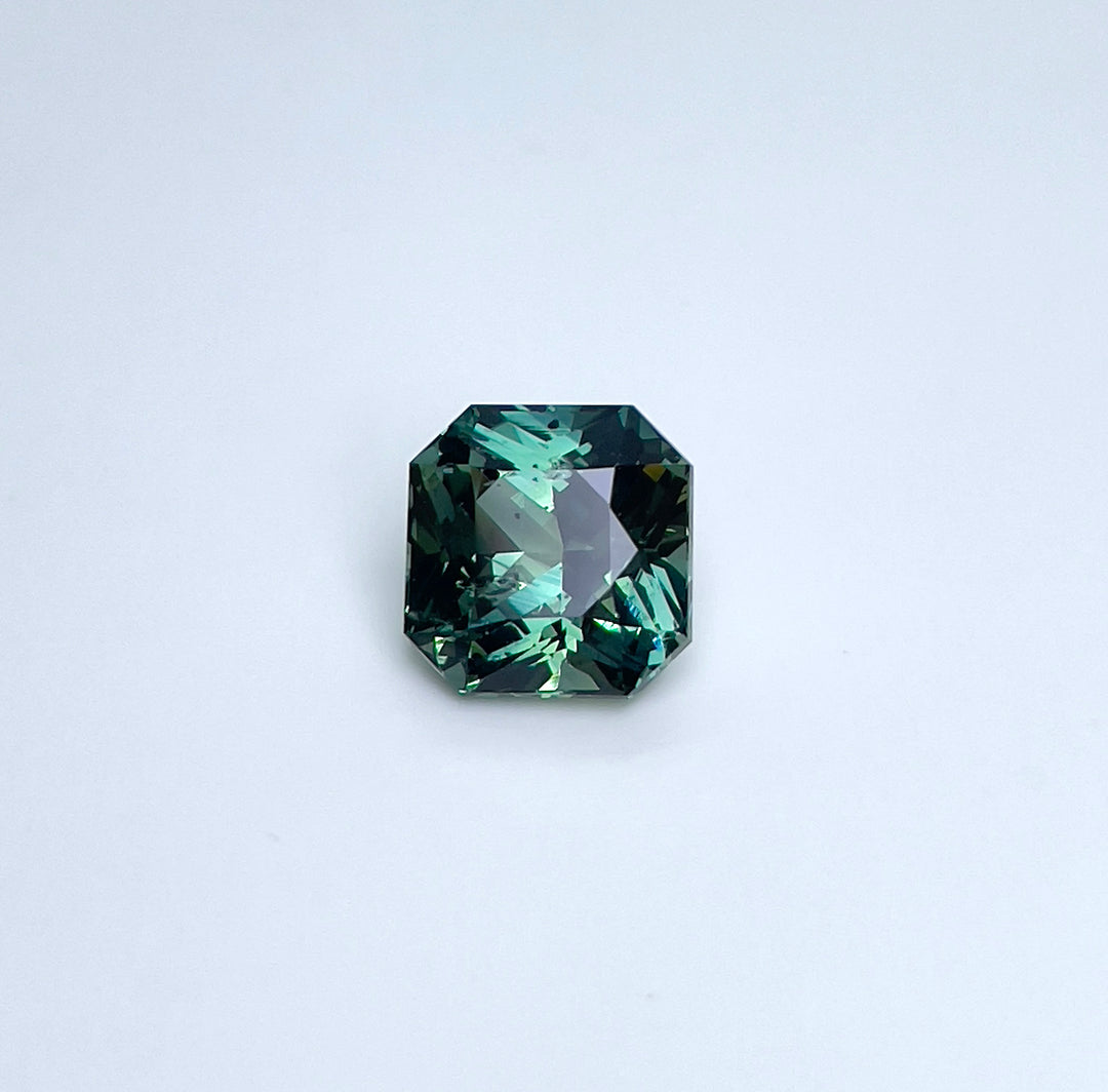 3.58 ct Parti Color Teal Sapphire 8.20x8.30x5.70