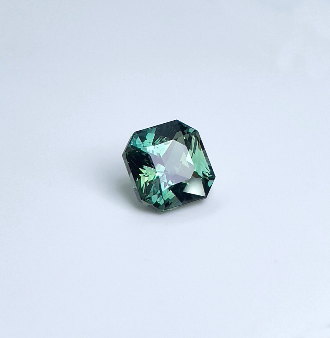 3.58 ct Parti Color Teal Sapphire 8.20x8.30x5.70