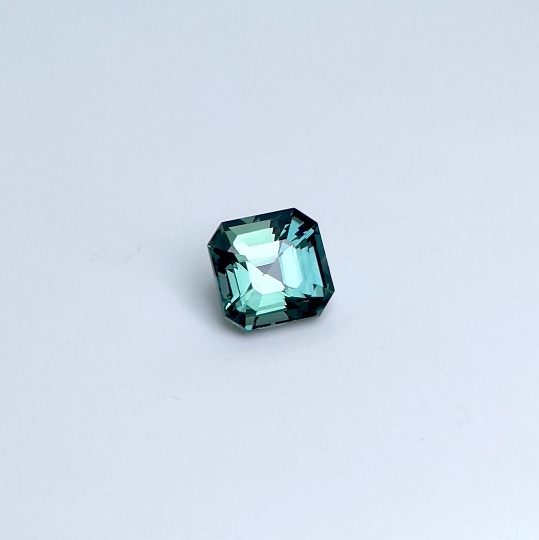 1.18 ct Teal Sapphire 5.60 x 5.70 x 4.00