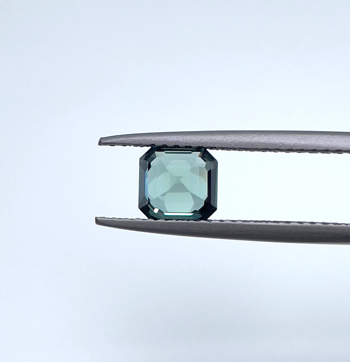 1.18 ct Teal Sapphire 5.60 x 5.70 x 4.00