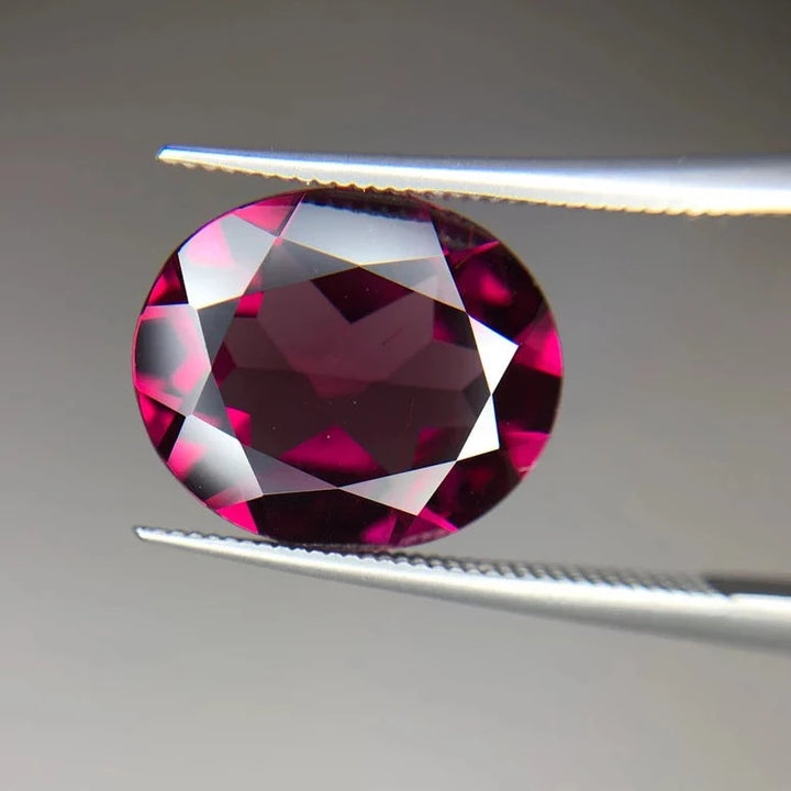 Raspberry Rhodolite Garnet 4.52 ct from Africa Oval Shape