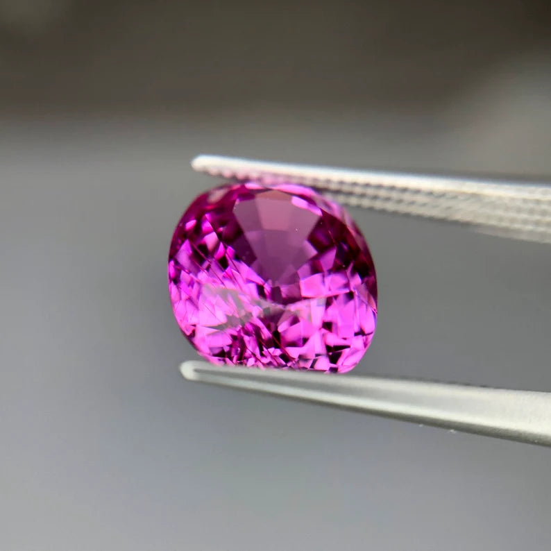 Pink Sapphire from BURMA 3.34 ct Oval Shape,Video,NO TREATMENT